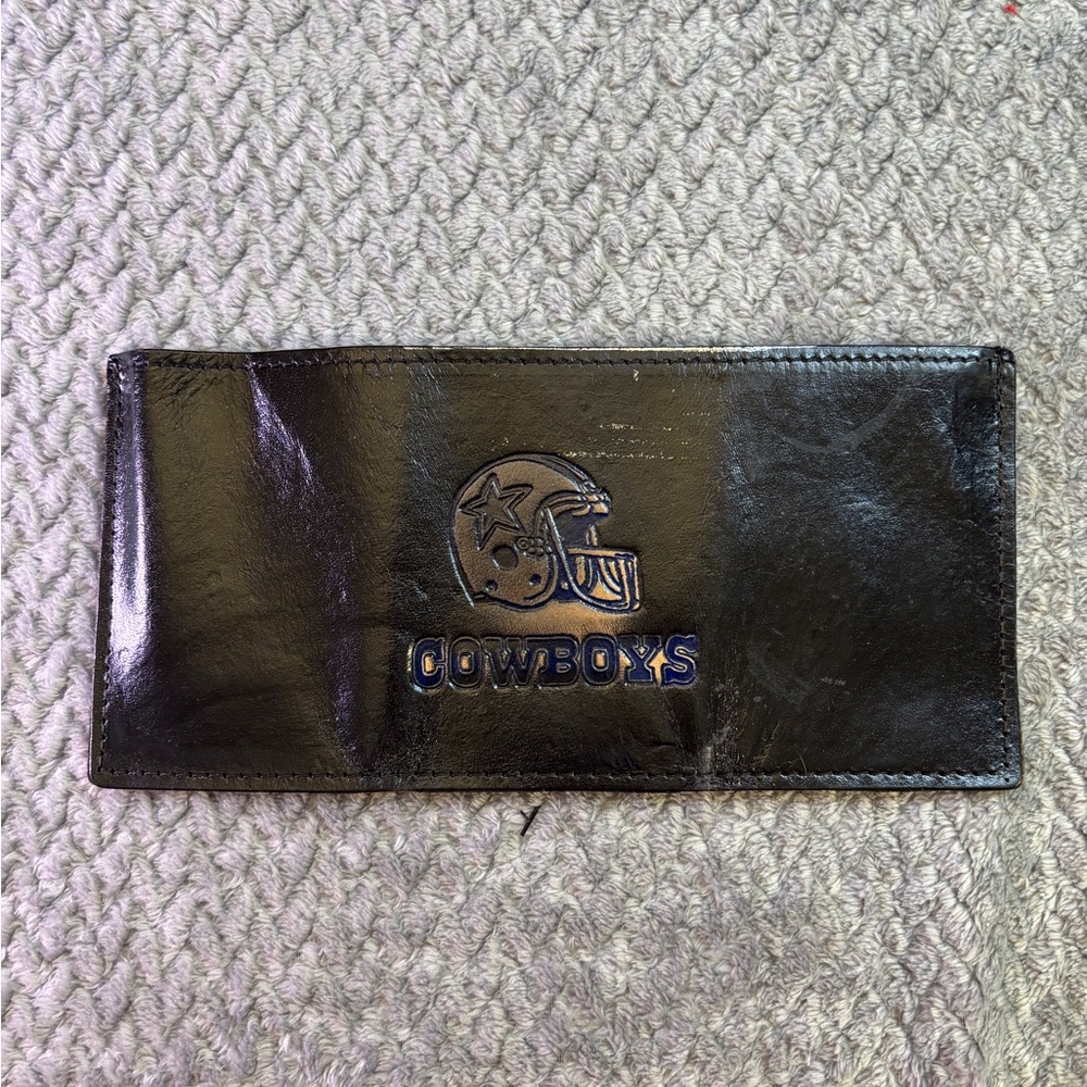 New with Tags Men’s NFL Dallas Cowboys Black Trifold Wallet
